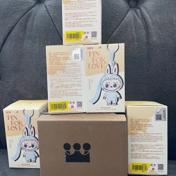 Pin For Love Labubu - ? - Picture 3 of 6